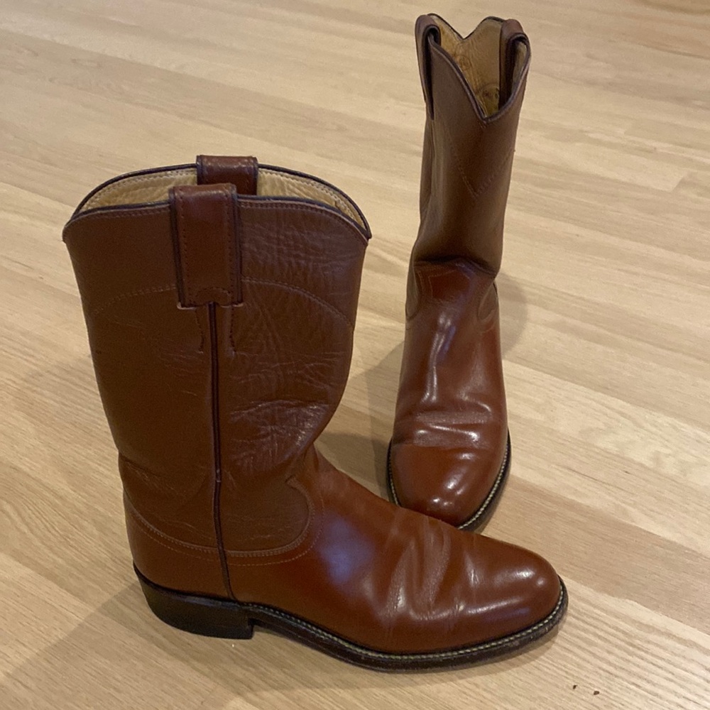 Justin womens ropers size 5. Beautiful condition